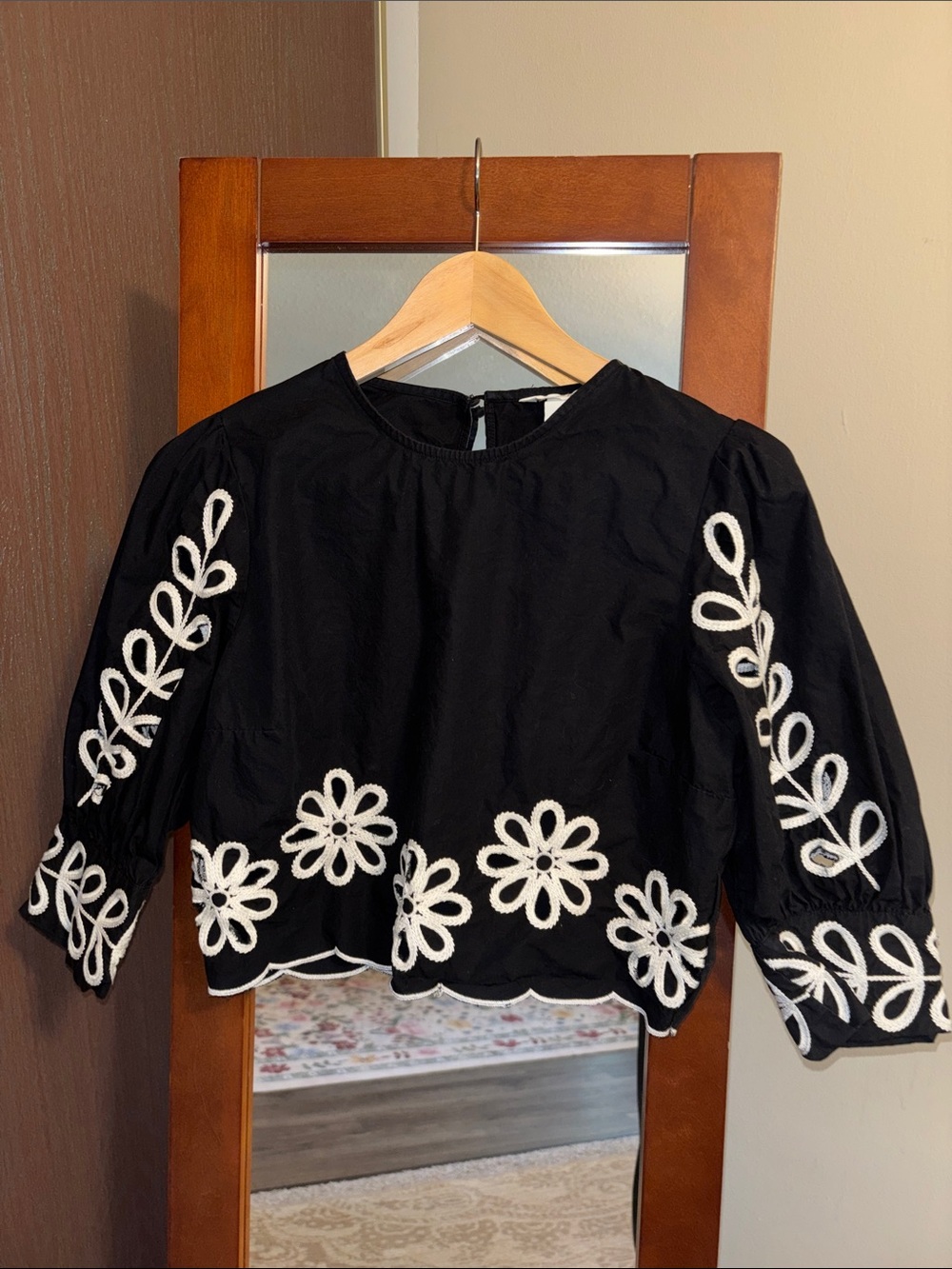 H&M Cropped Embroidered Black and Cream Colored Long Sleeve